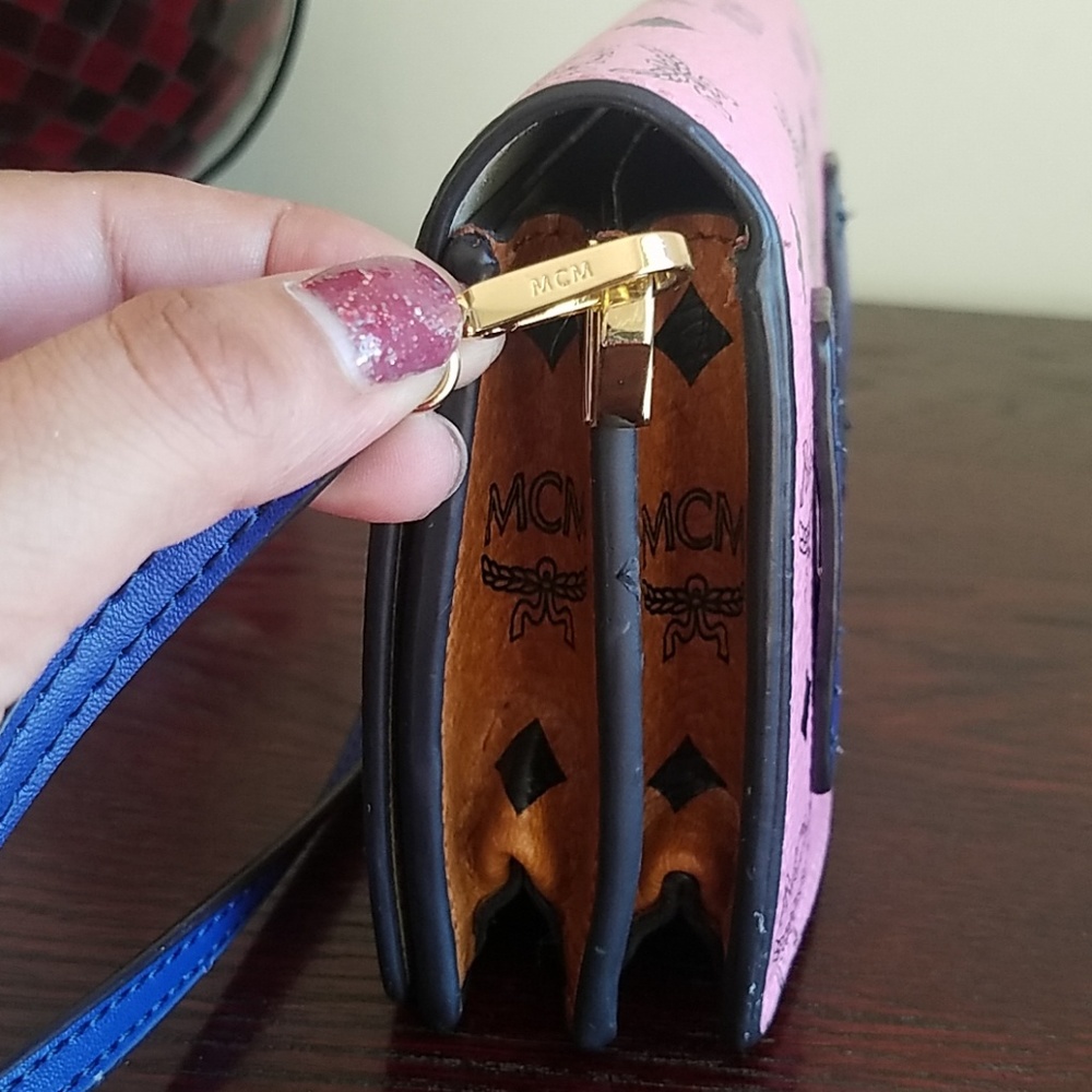 LIMITED EDITION MCM RABBIT CROSS BODY BAG - Picture 7 of 8